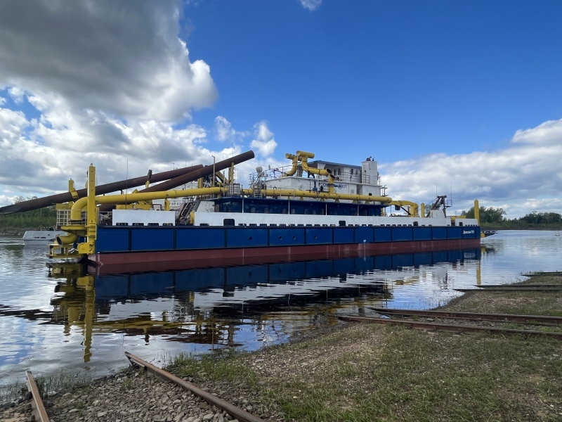 Состоялась торжественная церемония спуска на воду очередного несамоходного земснаряда класса «О 2,0 (лед 10) А» проекта 4395»